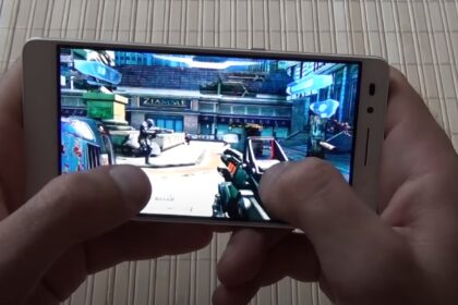 playing an FPS on Huawei Honor 7